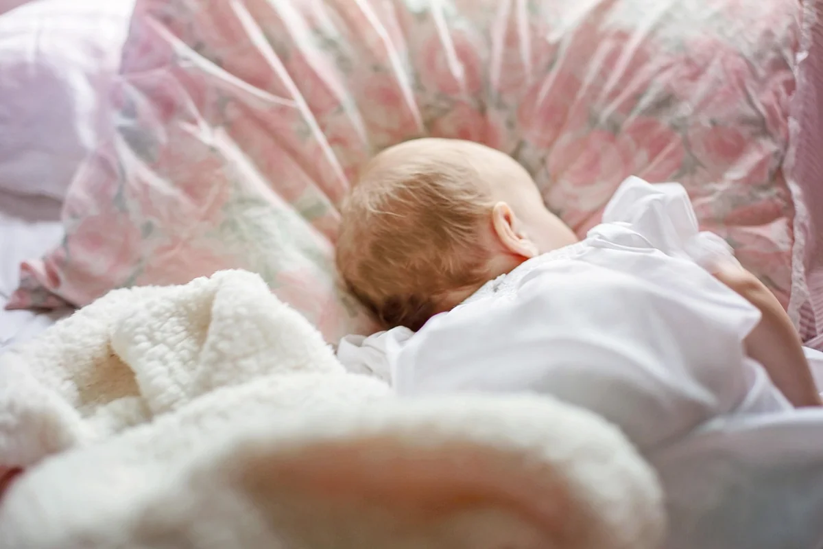 Comment espacer les biberons pour que bébé fasse ses nuits ?